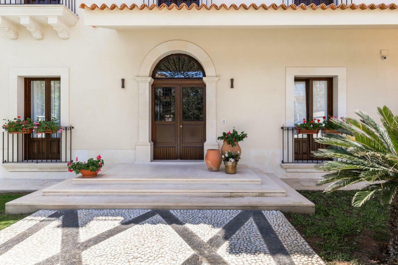 Villa Raphael Avola Extérieur photo