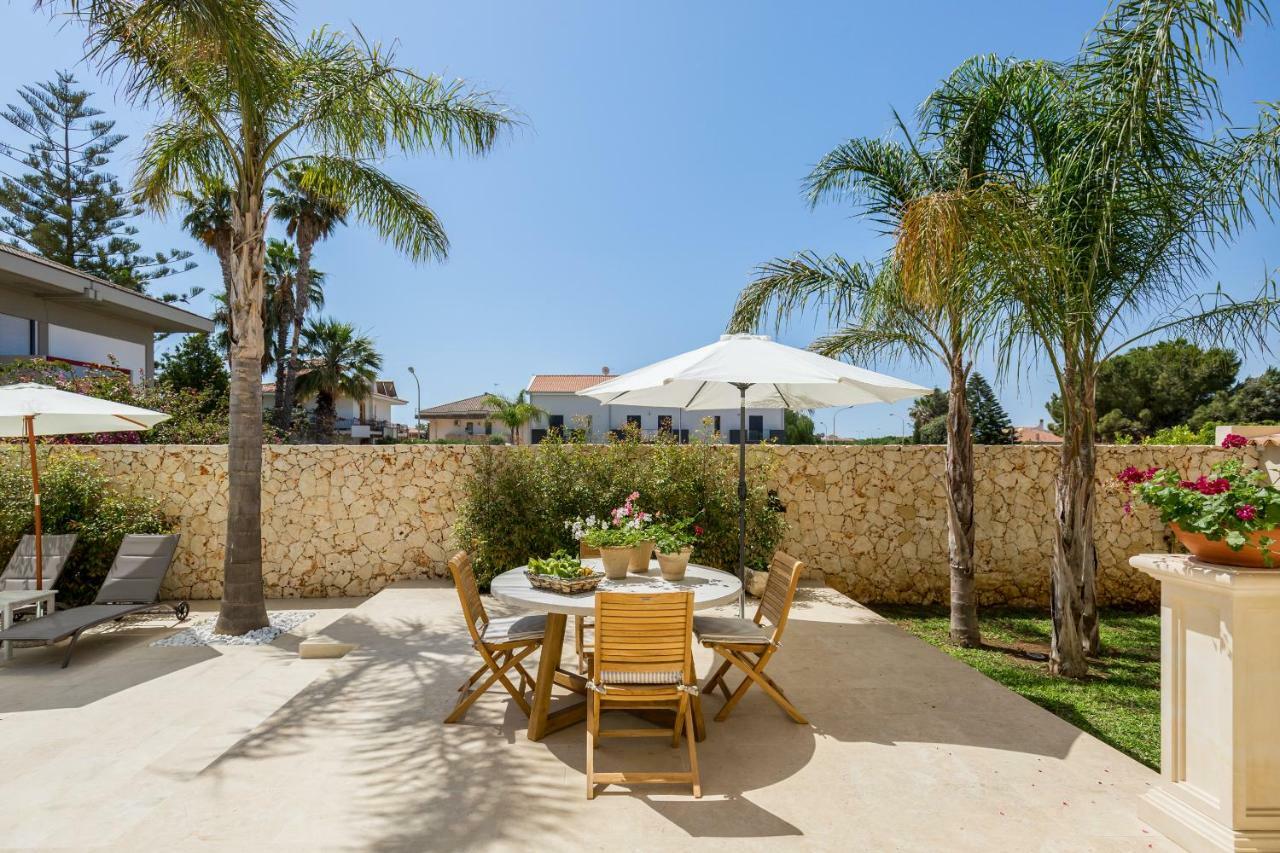 Villa Raphael Avola Extérieur photo