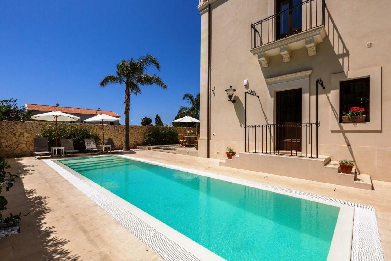 Villa Raphael Avola Extérieur photo